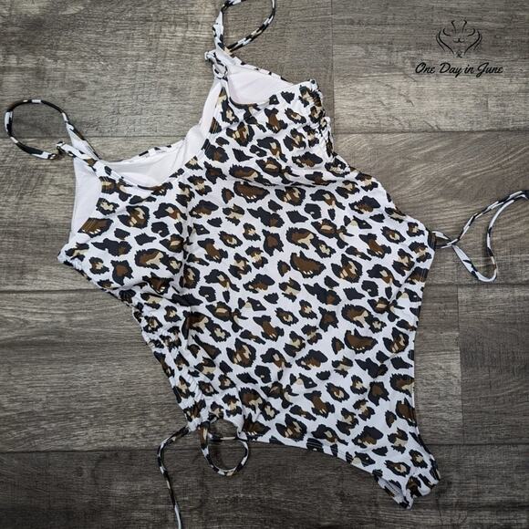 Peddney Ruched Side Leopard One Piece Swimsuit Size 2XL - Picture 4 of 4